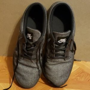 Nike SB casual sneakers size 8 Mens shoes
